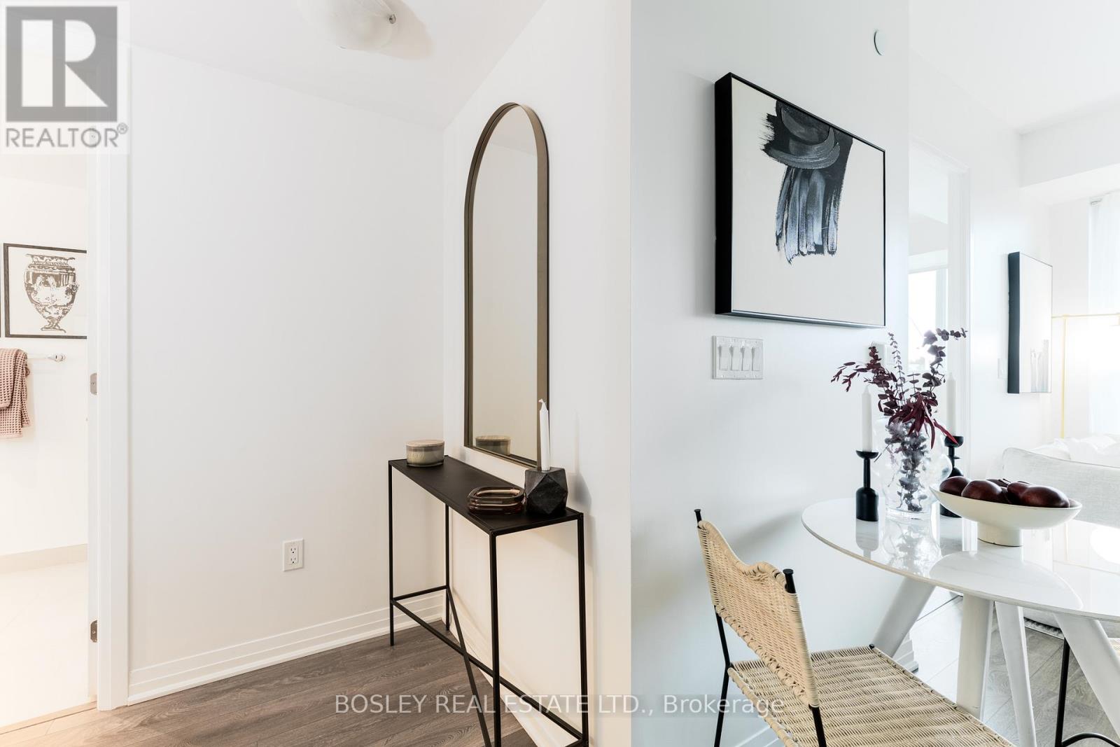 Photo 21 of 322 2301 Danforth Avenue, Toronto ON
