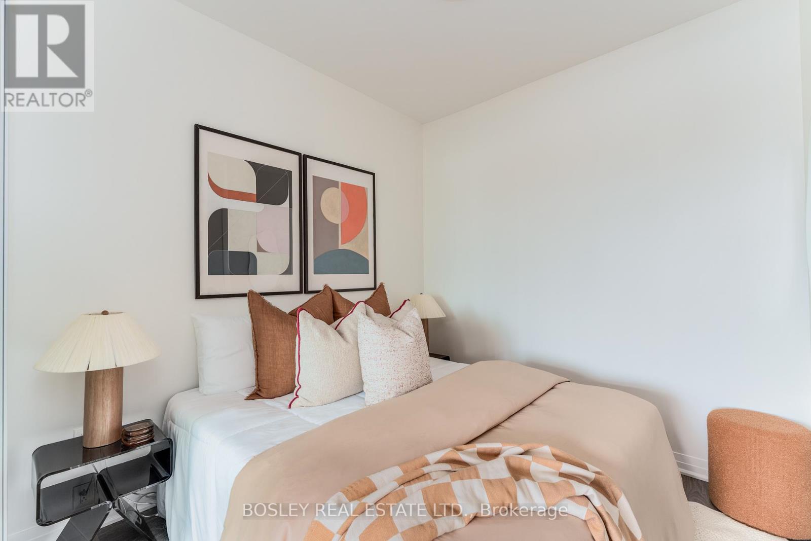 Photo 18 of 322 2301 Danforth Avenue, Toronto ON
