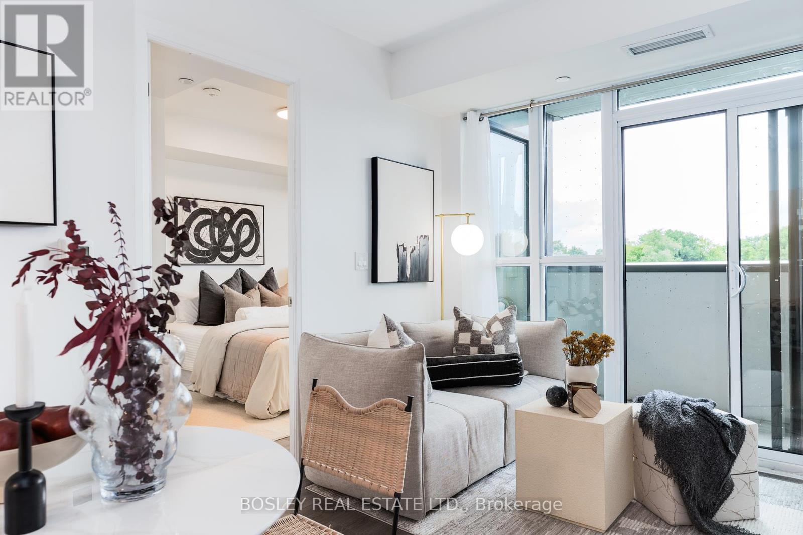 Photo 23 of 322 2301 Danforth Avenue, Toronto ON
