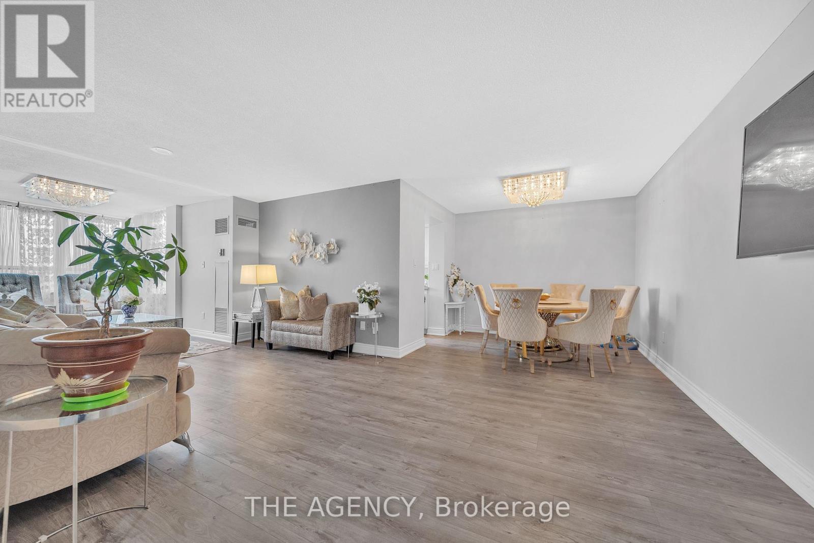 Photo 5 of 505 30 Malta Avenue, Brampton ON