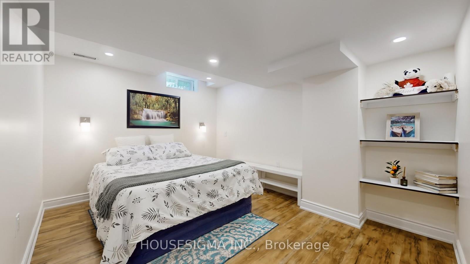 Photo 31 of 1630 Samuelson Circle, Mississauga ON