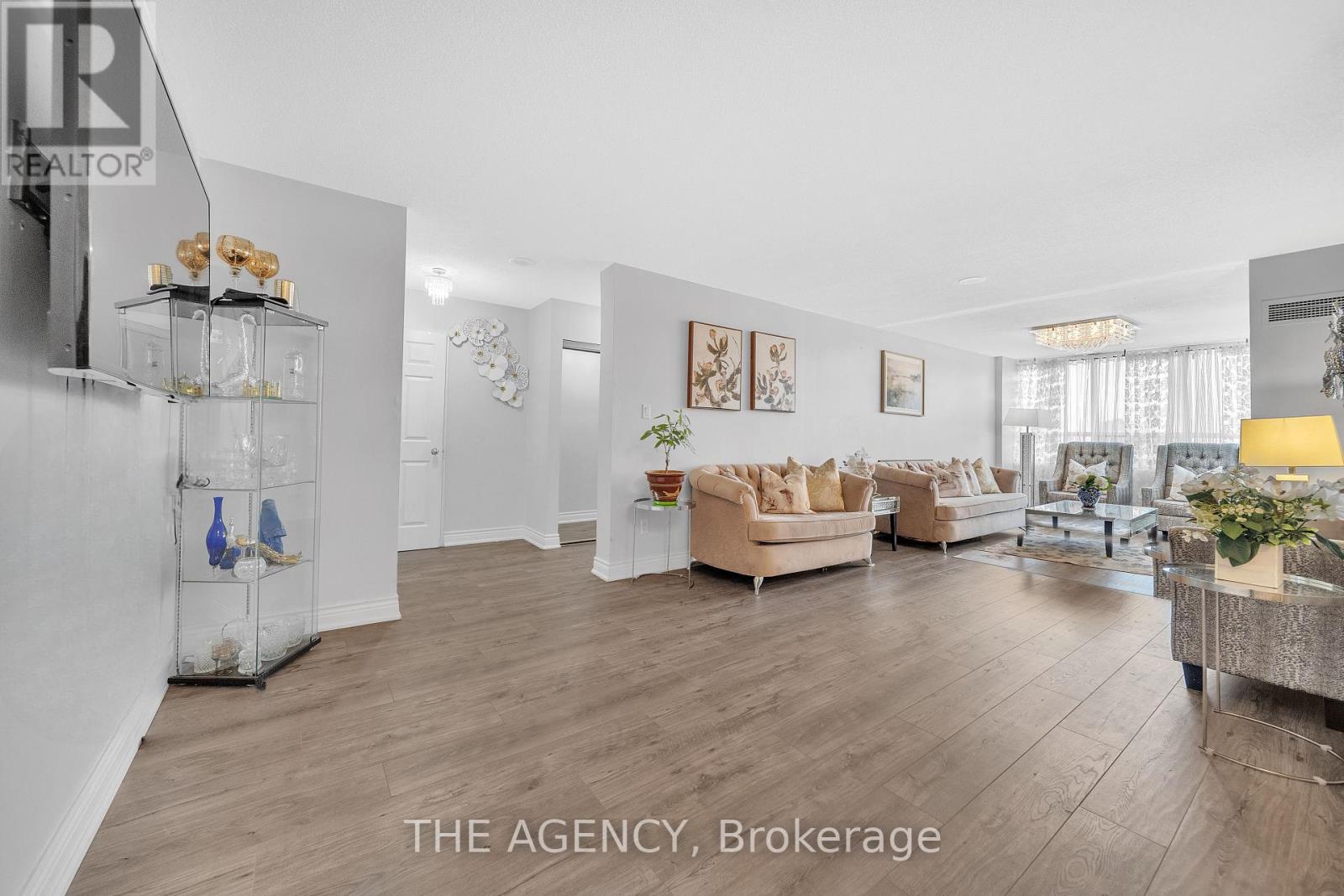 Photo 11 of 505 30 Malta Avenue, Brampton ON