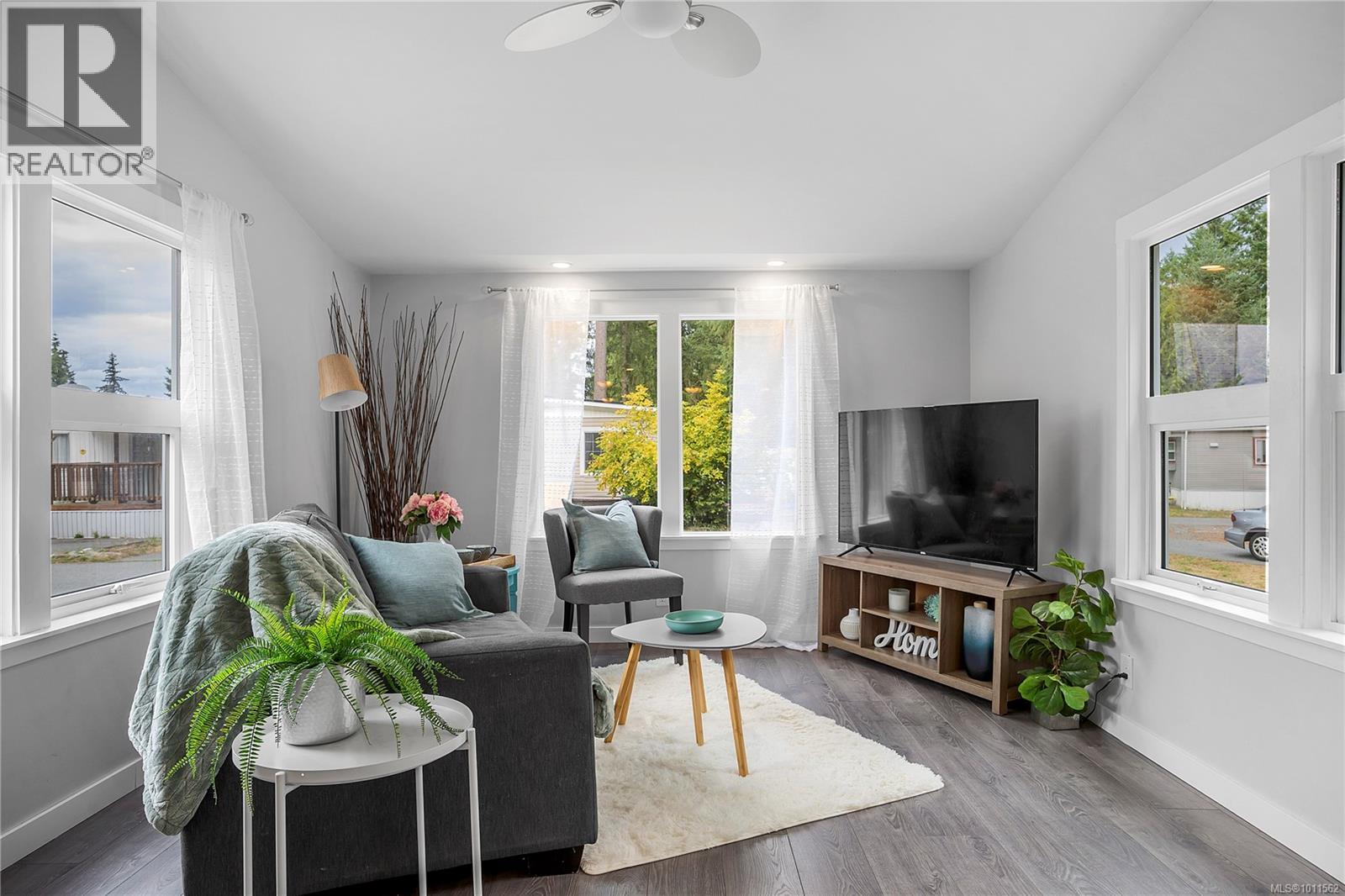 Photo 1 of 15 3449 Hallberg Rd, Nanaimo BC