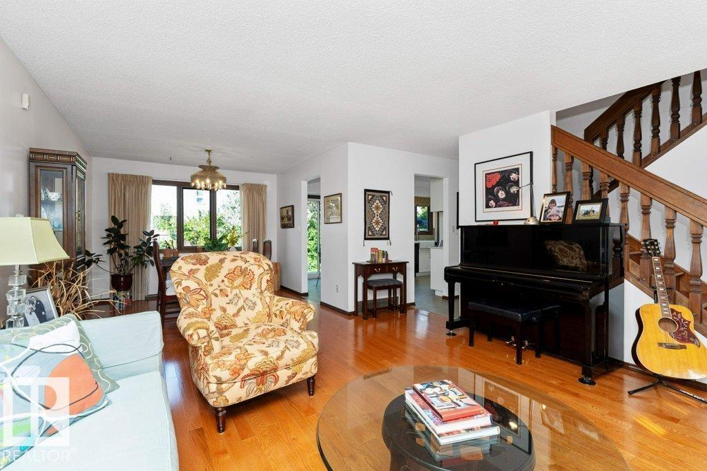 Photo 12 of 9308 176 A St Nw, Edmonton AB