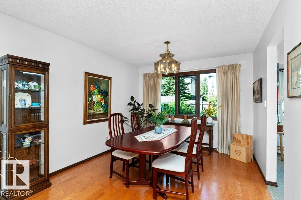 Photo 14 of 9308 176 A St Nw, Edmonton AB