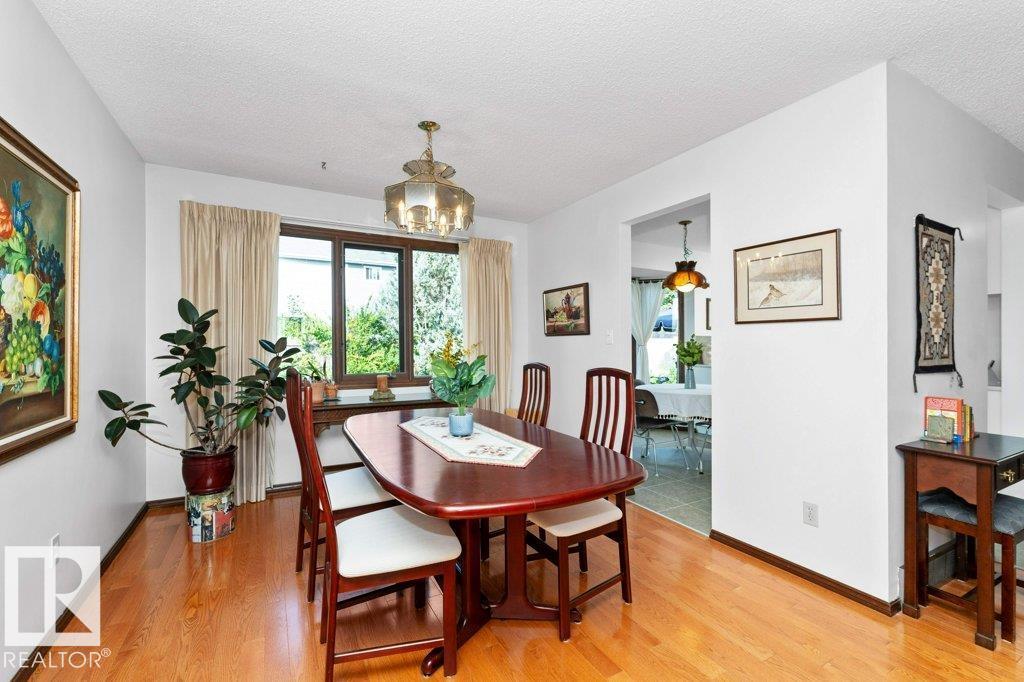 Photo 15 of 9308 176 A St Nw, Edmonton AB