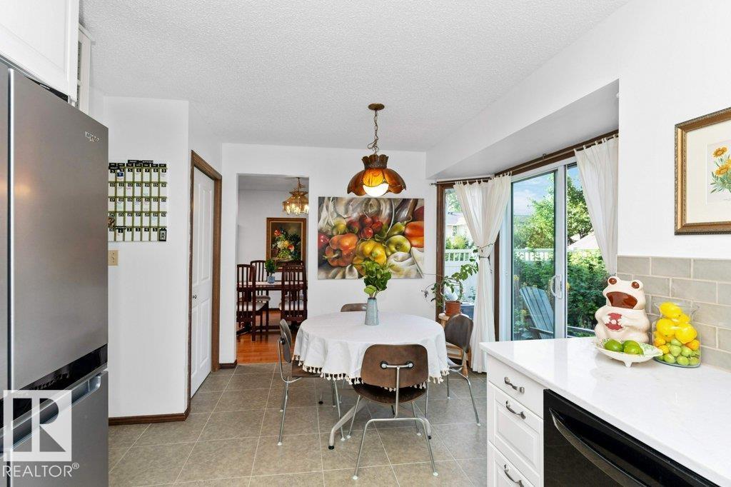 Photo 17 of 9308 176 A St Nw, Edmonton AB
