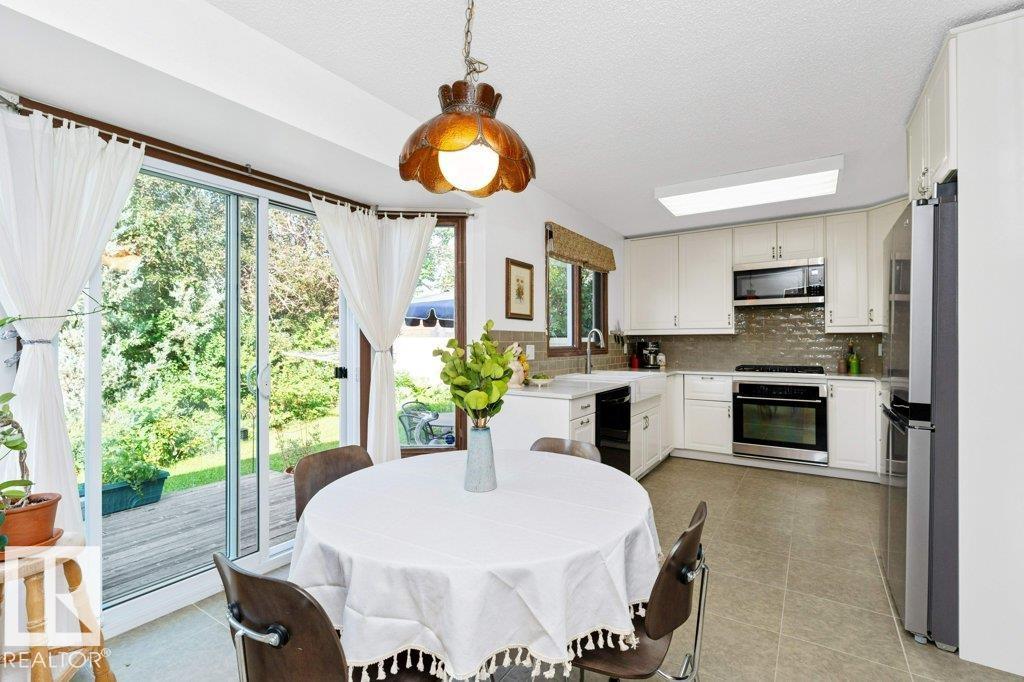 Photo 19 of 9308 176 A St Nw, Edmonton AB