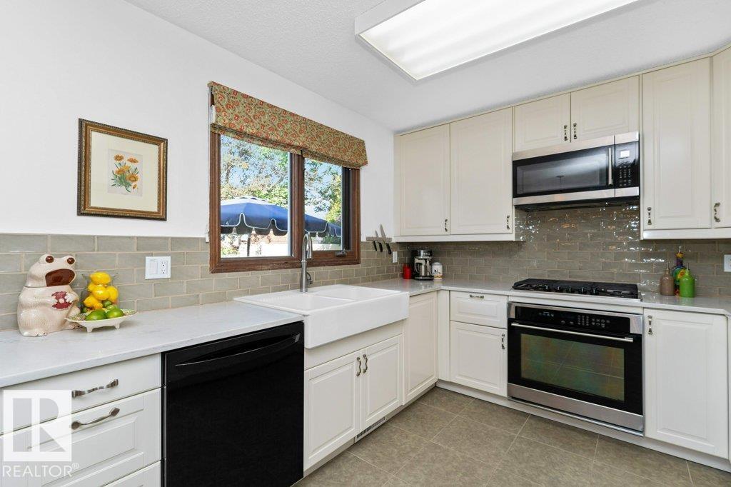 Photo 21 of 9308 176 A St Nw, Edmonton AB