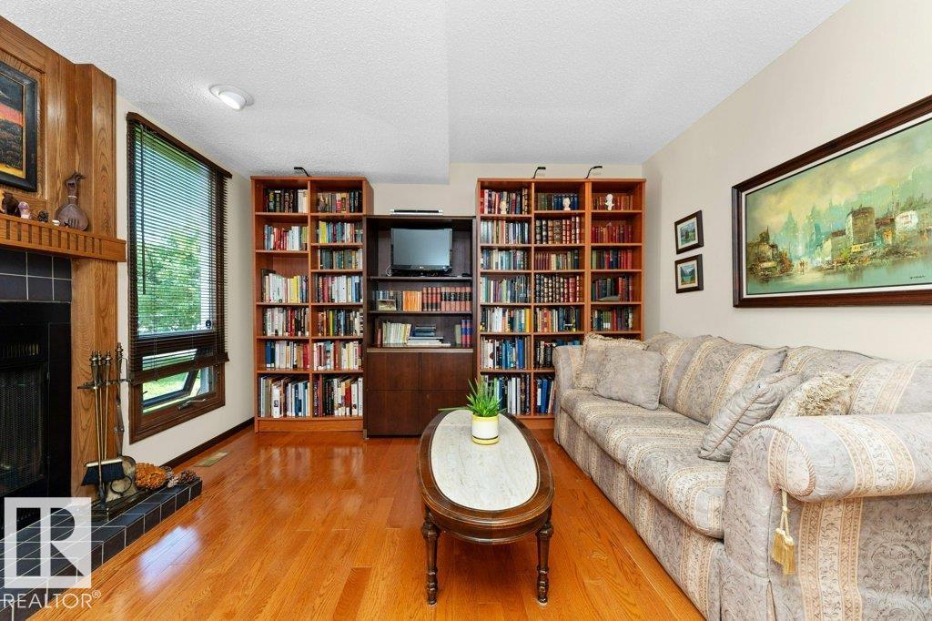 Photo 24 of 9308 176 A St Nw, Edmonton AB