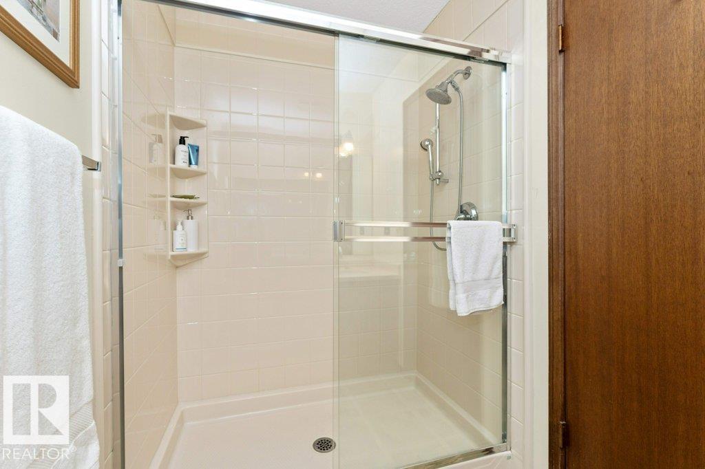 Photo 37 of 9308 176 A St Nw, Edmonton AB