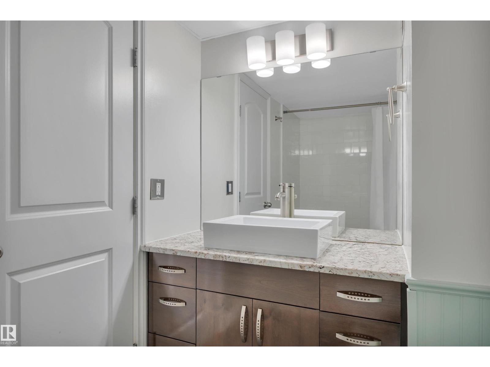 Photo 7 of 105 11011 86 Av Nw, Edmonton AB