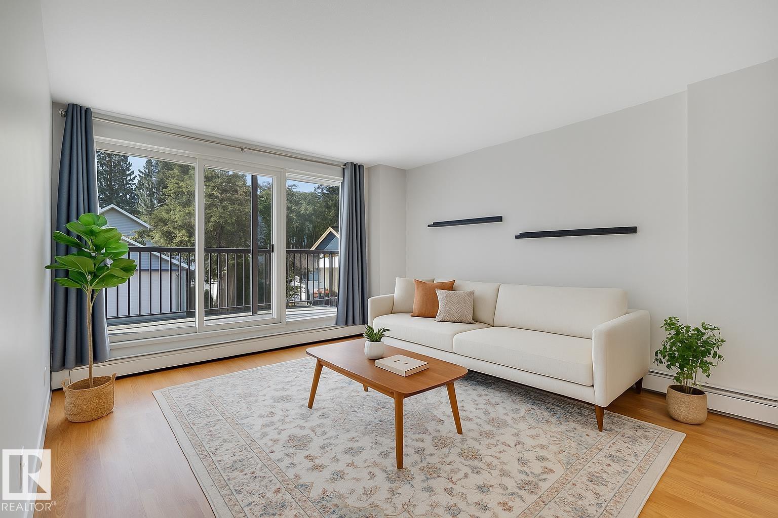 Photo 8 of 105 11011 86 Av Nw, Edmonton AB