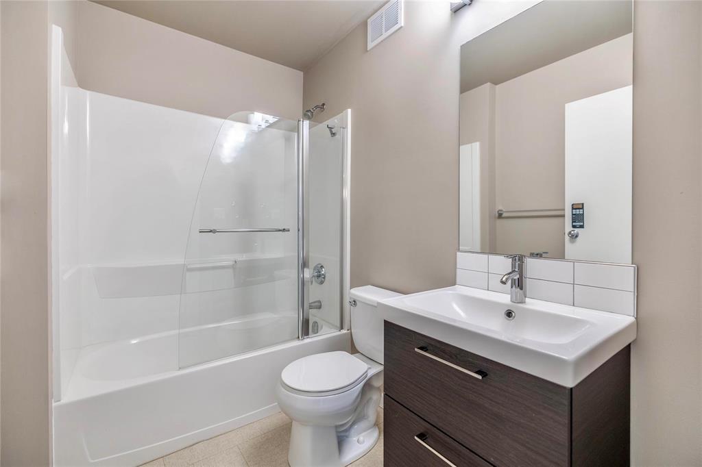 Photo 14 of 705 1355 Lee Boulevard, Winnipeg MB