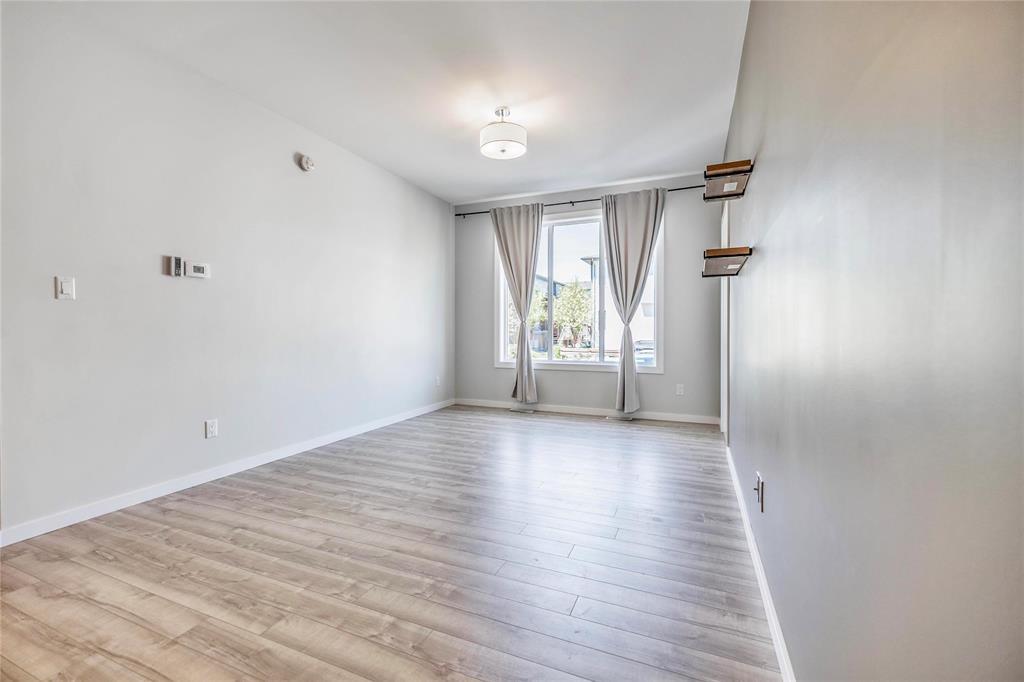 Photo 2 of 705 1355 Lee Boulevard, Winnipeg MB