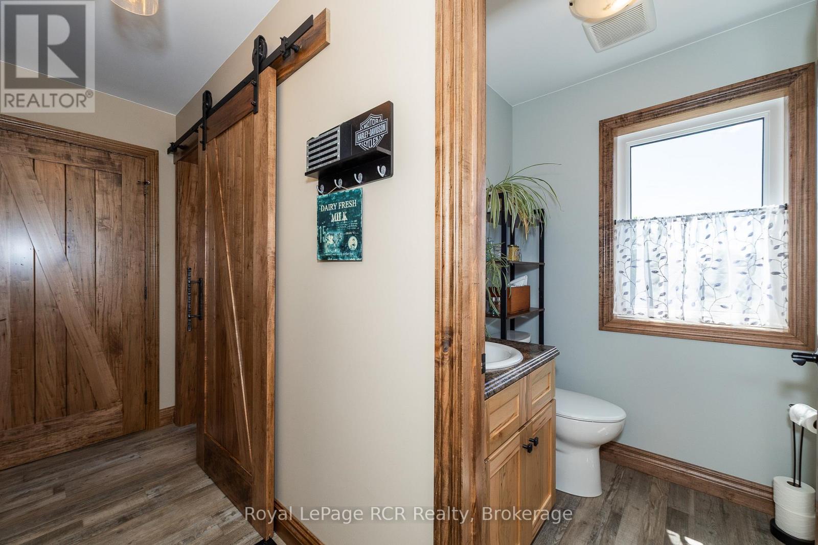 Photo 8 of 742654 Sideroad 4 B, Chatsworth ON