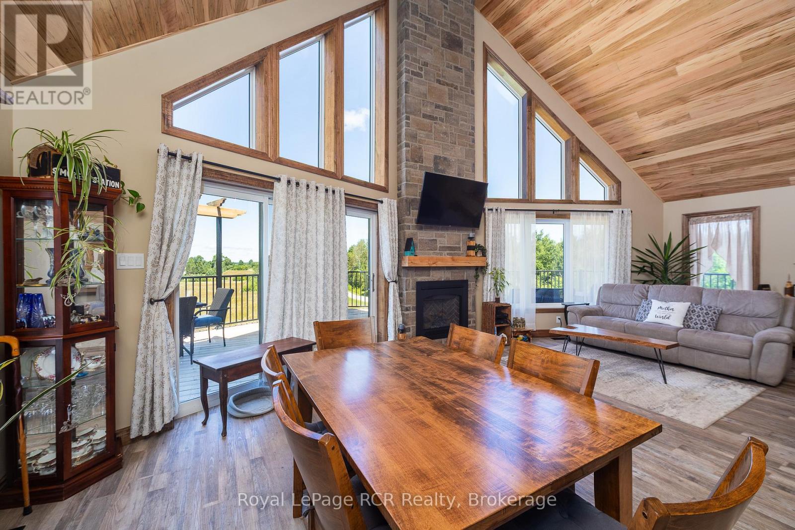 Photo 4 of 742654 Sideroad 4 B, Chatsworth ON