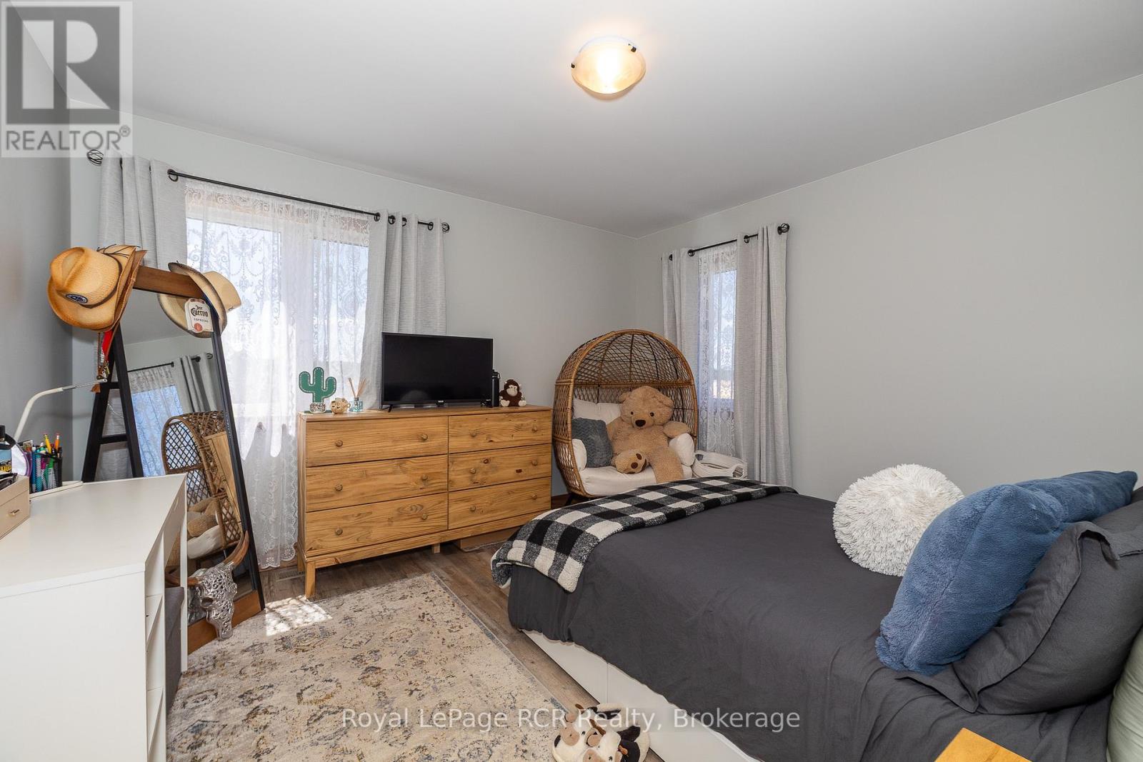 Photo 43 of 742654 Sideroad 4 B, Chatsworth ON