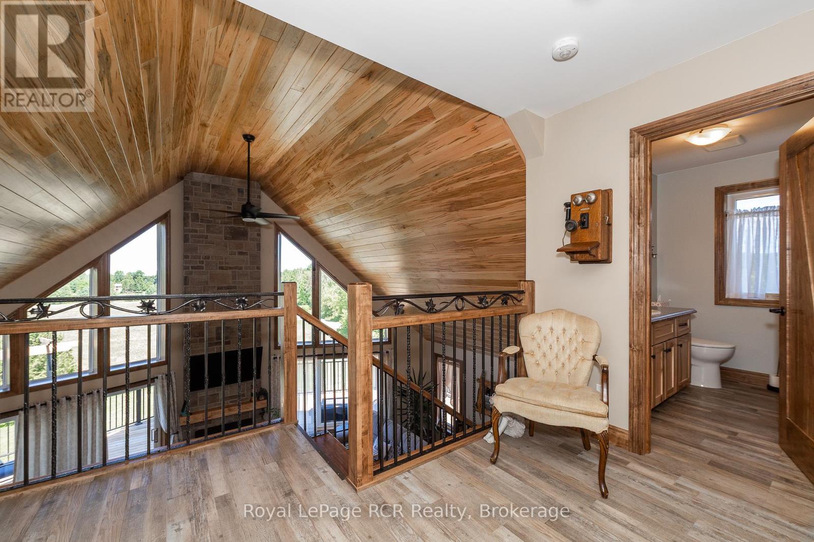 Photo 22 of 742654 Sideroad 4 B, Chatsworth ON