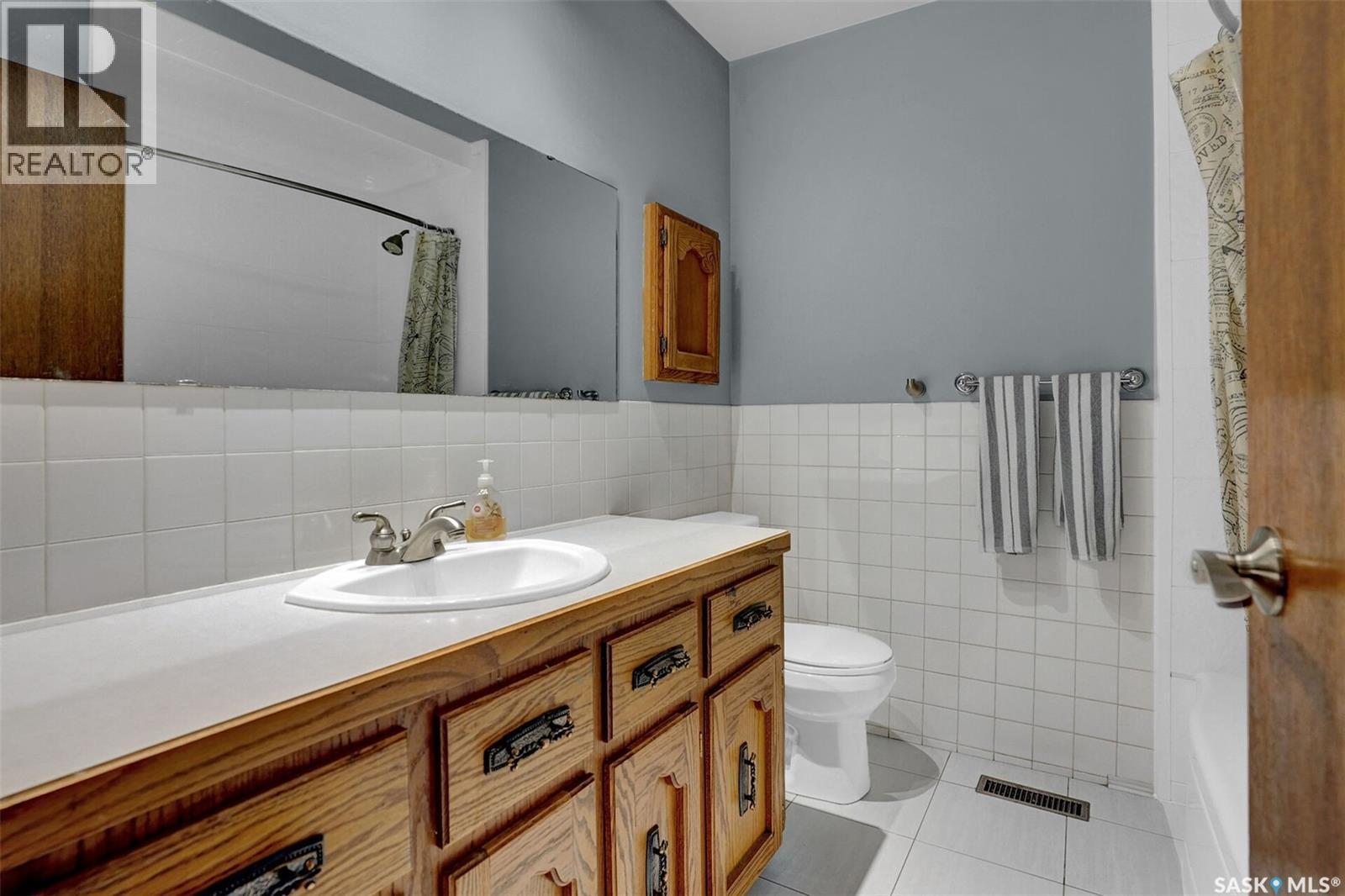 Photo 17 of 87 Williston Drive, Regina SK