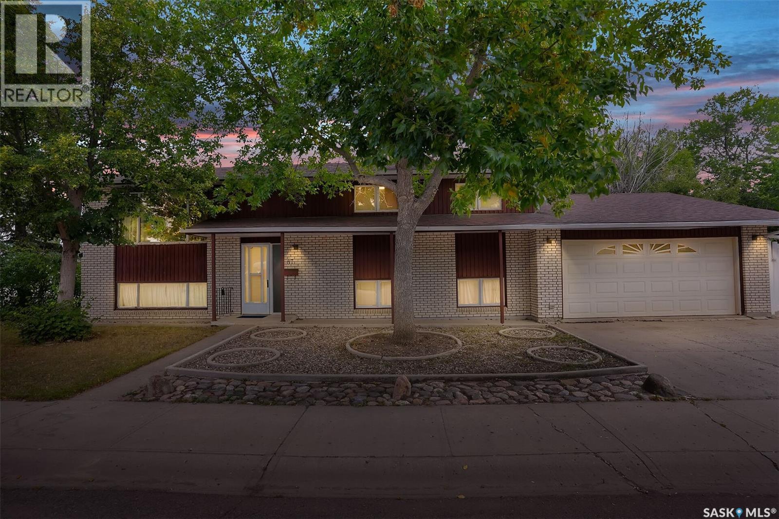Photo 2 of 87 Williston Drive, Regina SK