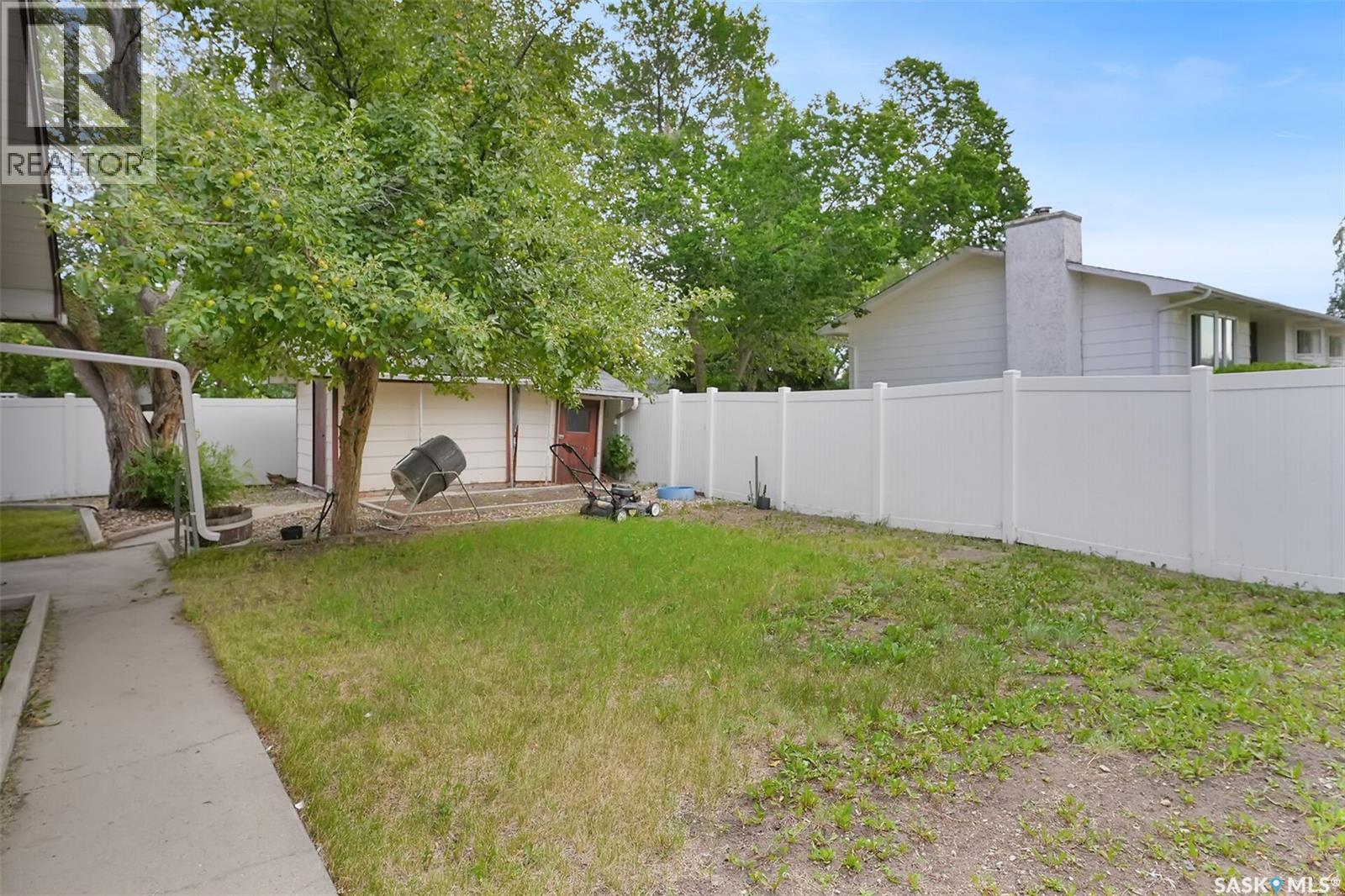 Photo 32 of 87 Williston Drive, Regina SK
