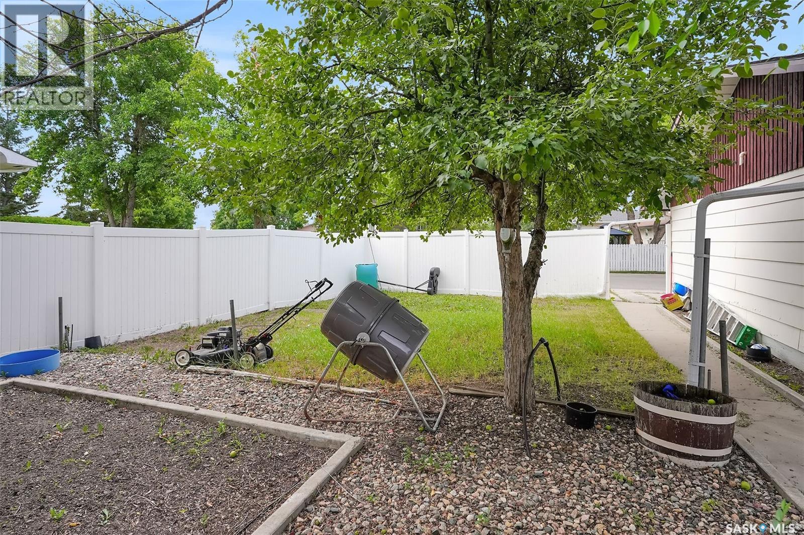 Photo 35 of 87 Williston Drive, Regina SK