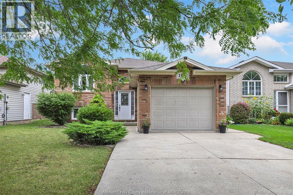 Photo 1 of 1152 Lakeview, Windsor ON