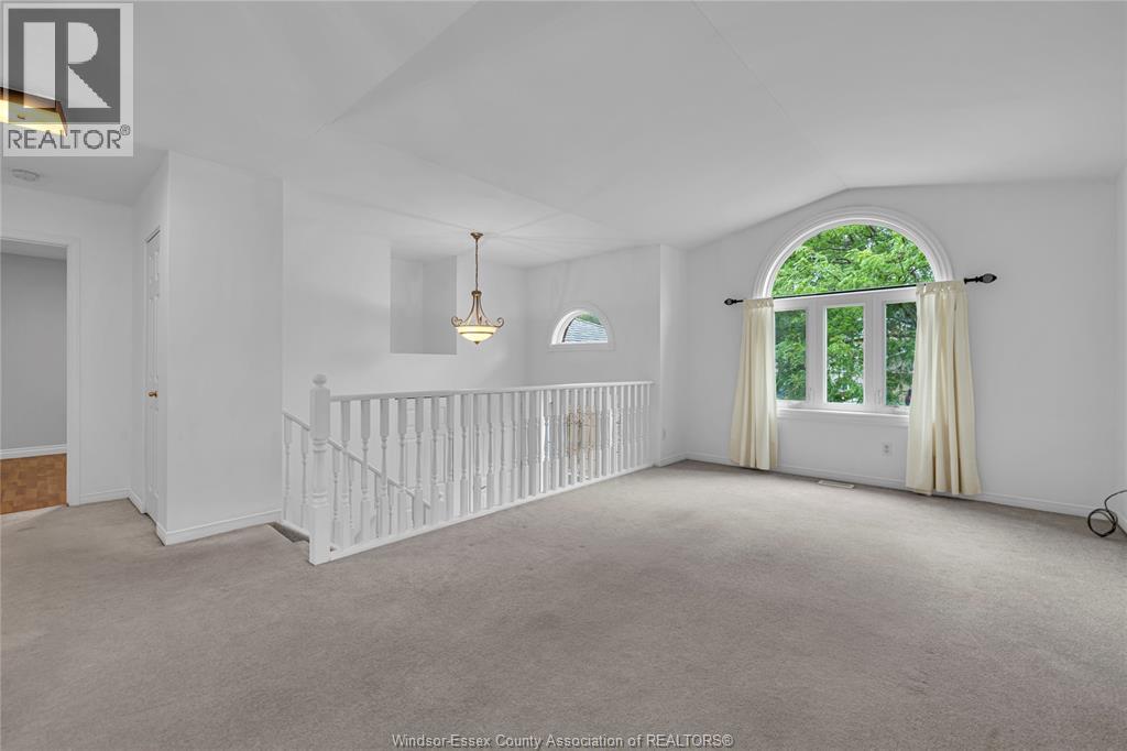 Photo 12 of 1152 Lakeview, Windsor ON