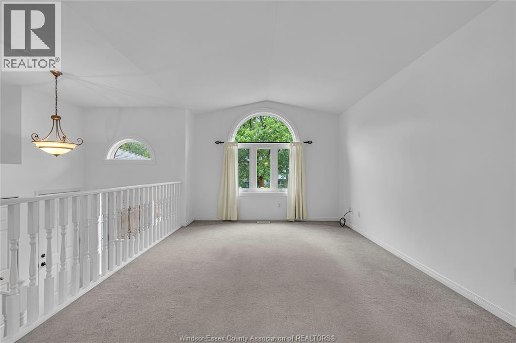 Photo 13 of 1152 Lakeview, Windsor ON