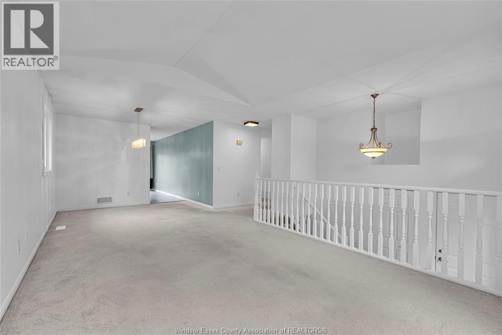 Photo 14 of 1152 Lakeview, Windsor ON