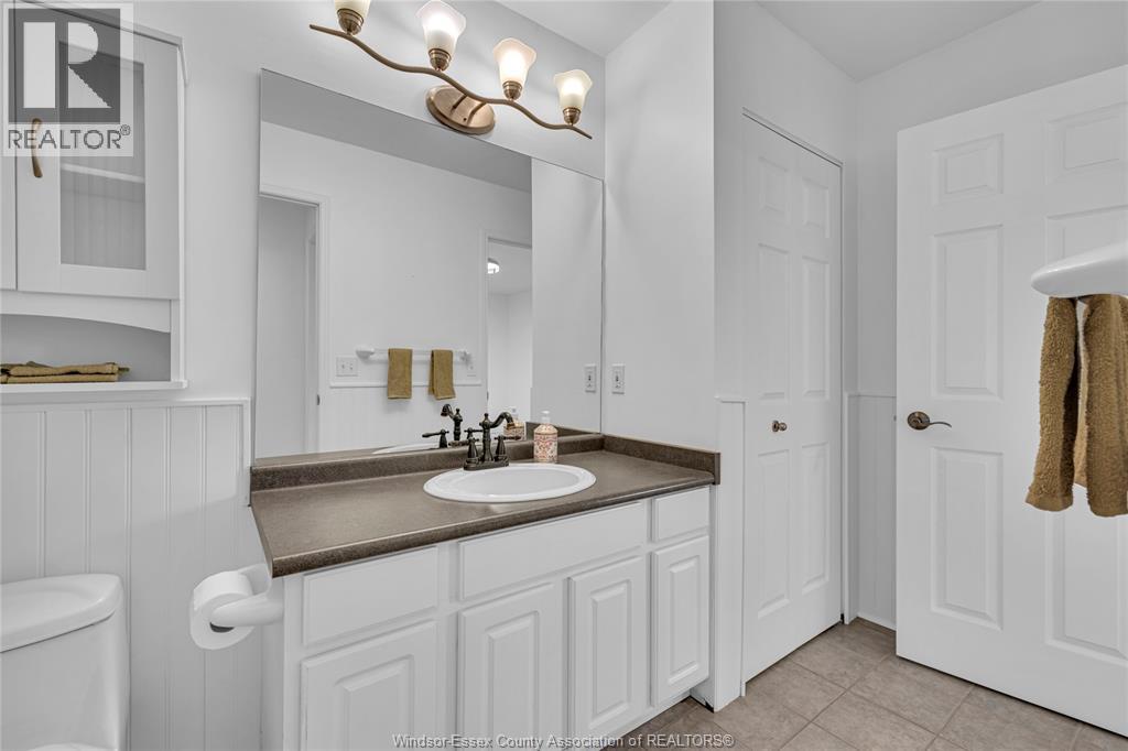 Photo 16 of 1152 Lakeview, Windsor ON