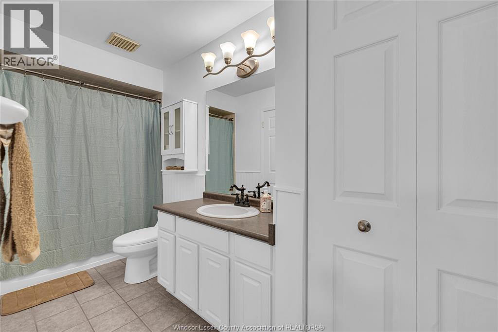 Photo 17 of 1152 Lakeview, Windsor ON