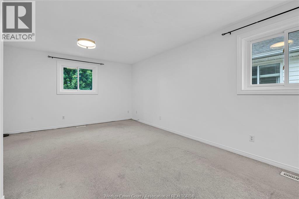Photo 19 of 1152 Lakeview, Windsor ON
