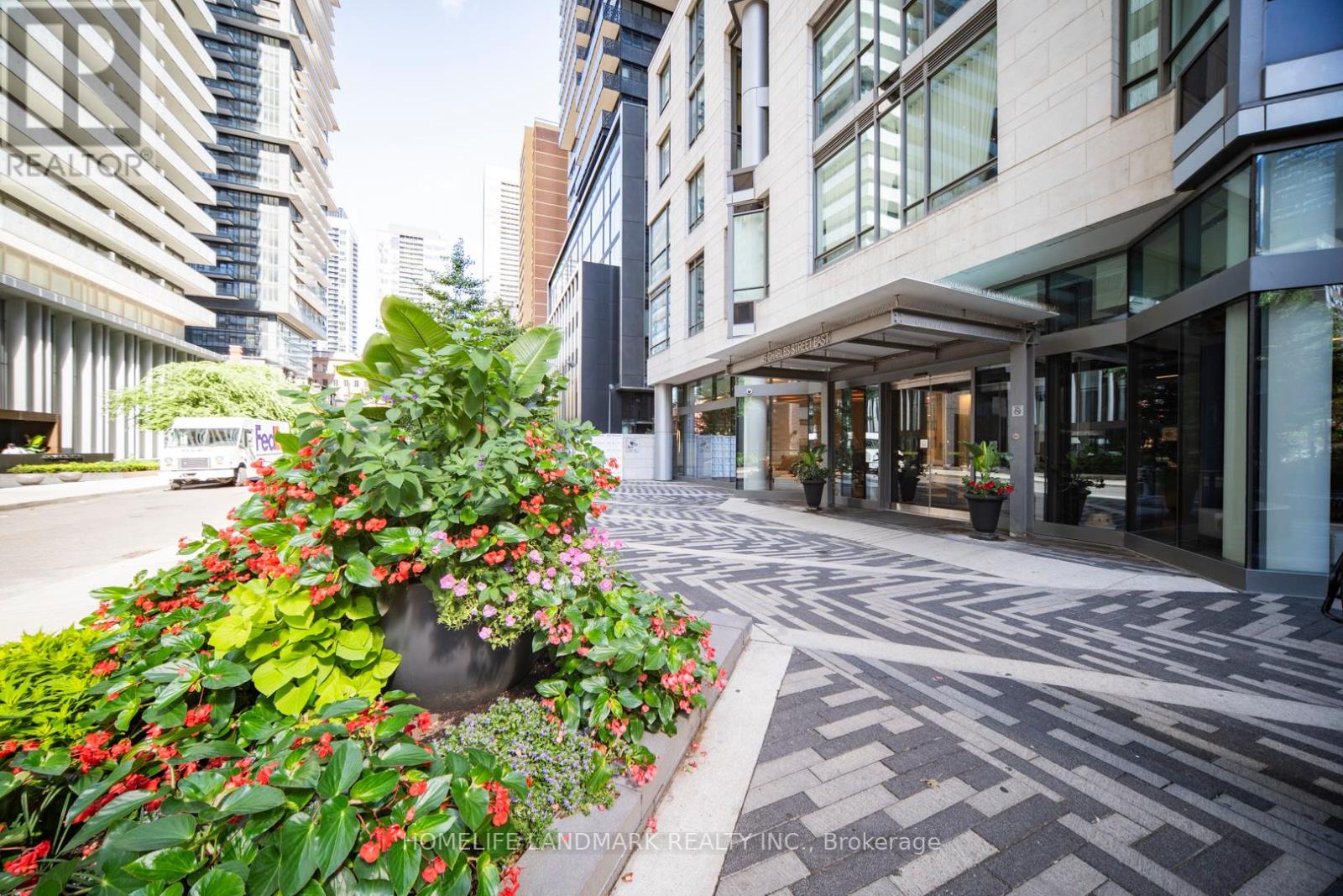Photo 3 of 5202 45 Charles Street E, Toronto ON