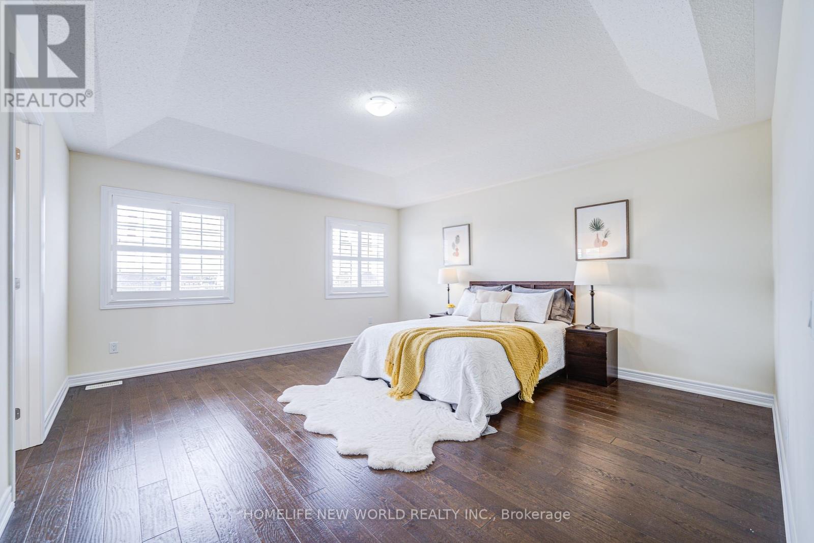Photo 35 of 88 Roth Street, Aurora ON