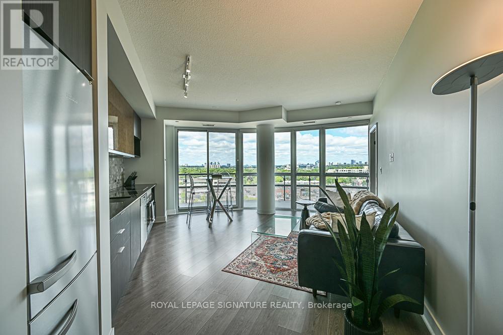 Photo 5 of 825 99 The Donway W, Toronto ON