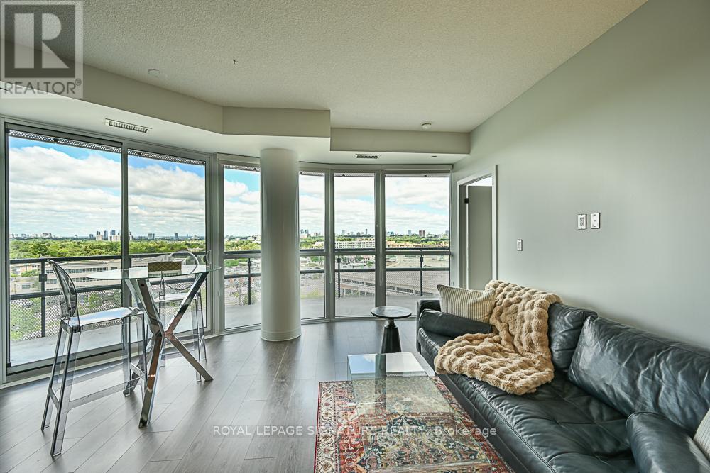 Photo 40 of 825 99 The Donway W, Toronto ON