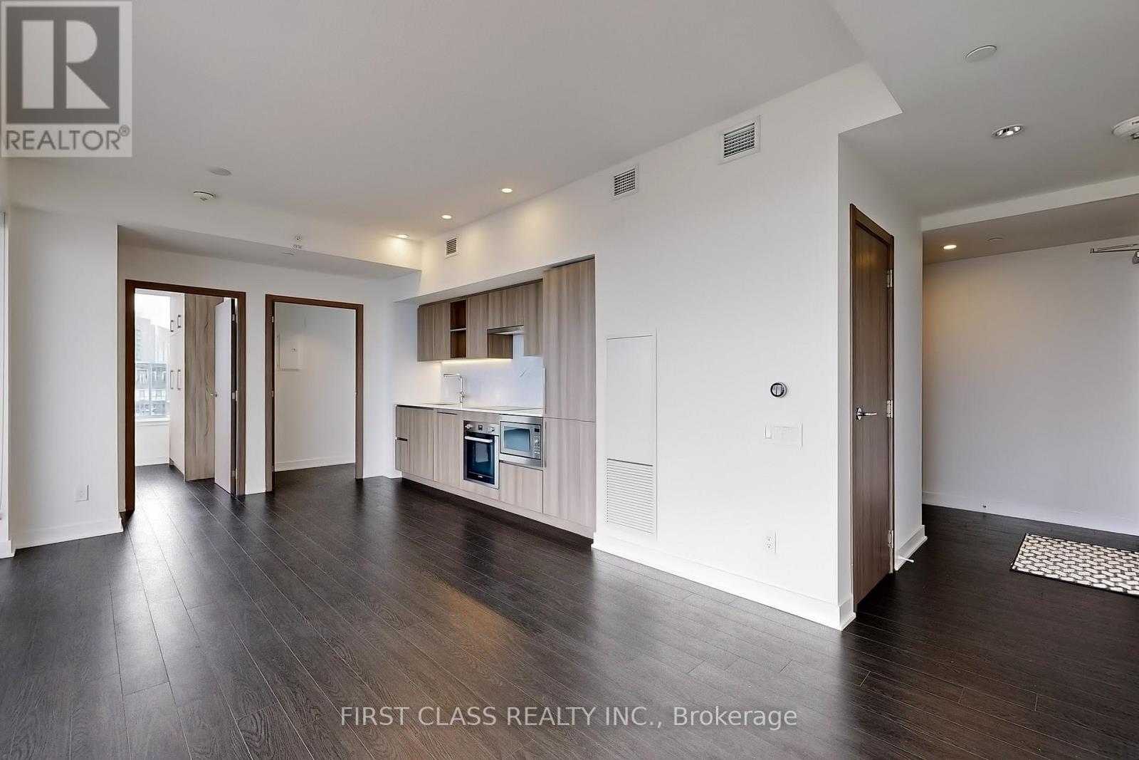 Photo 10 of 3012 19 Bathurst Street, Toronto ON