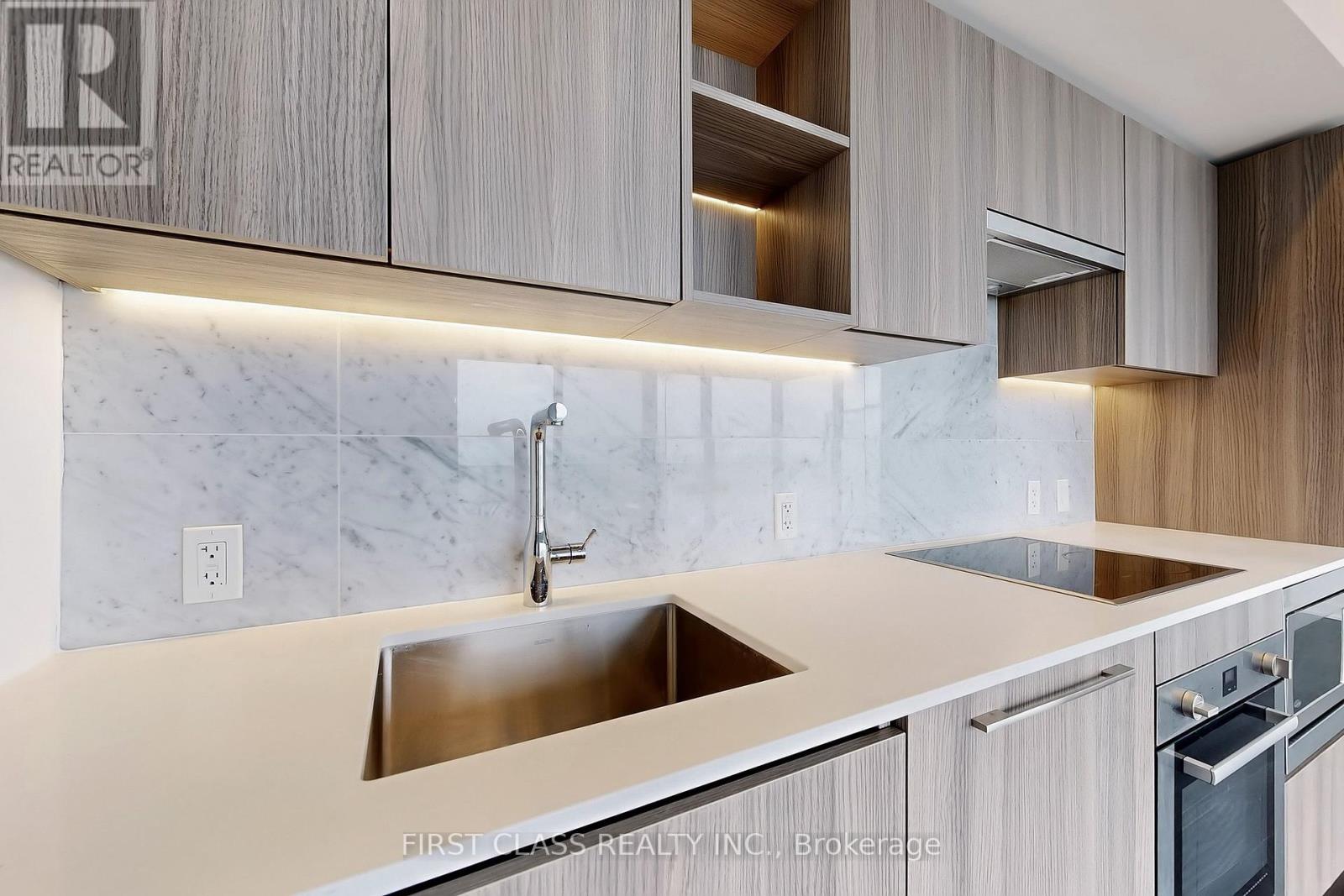 Photo 11 of 3012 19 Bathurst Street, Toronto ON