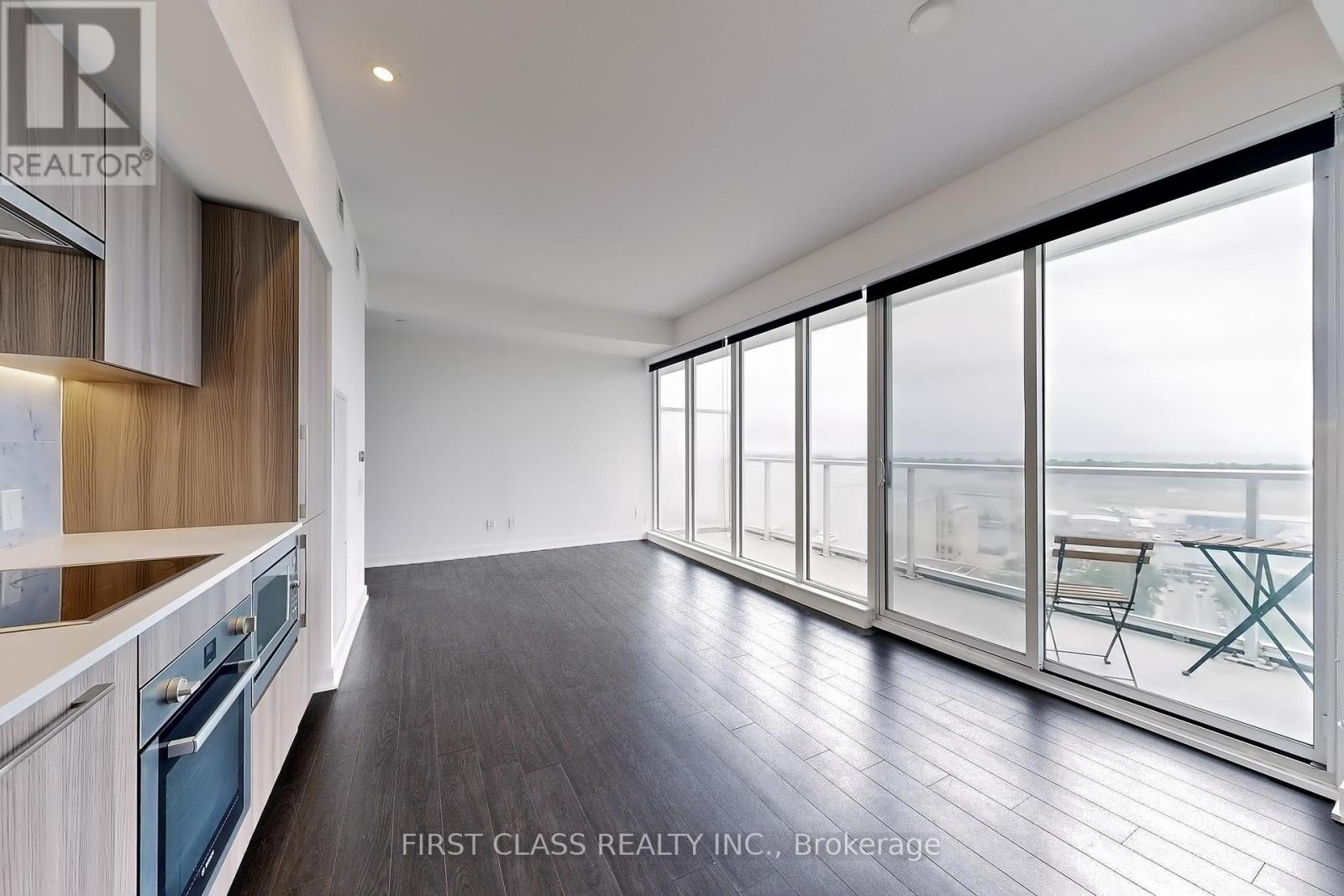 Photo 12 of 3012 19 Bathurst Street, Toronto ON