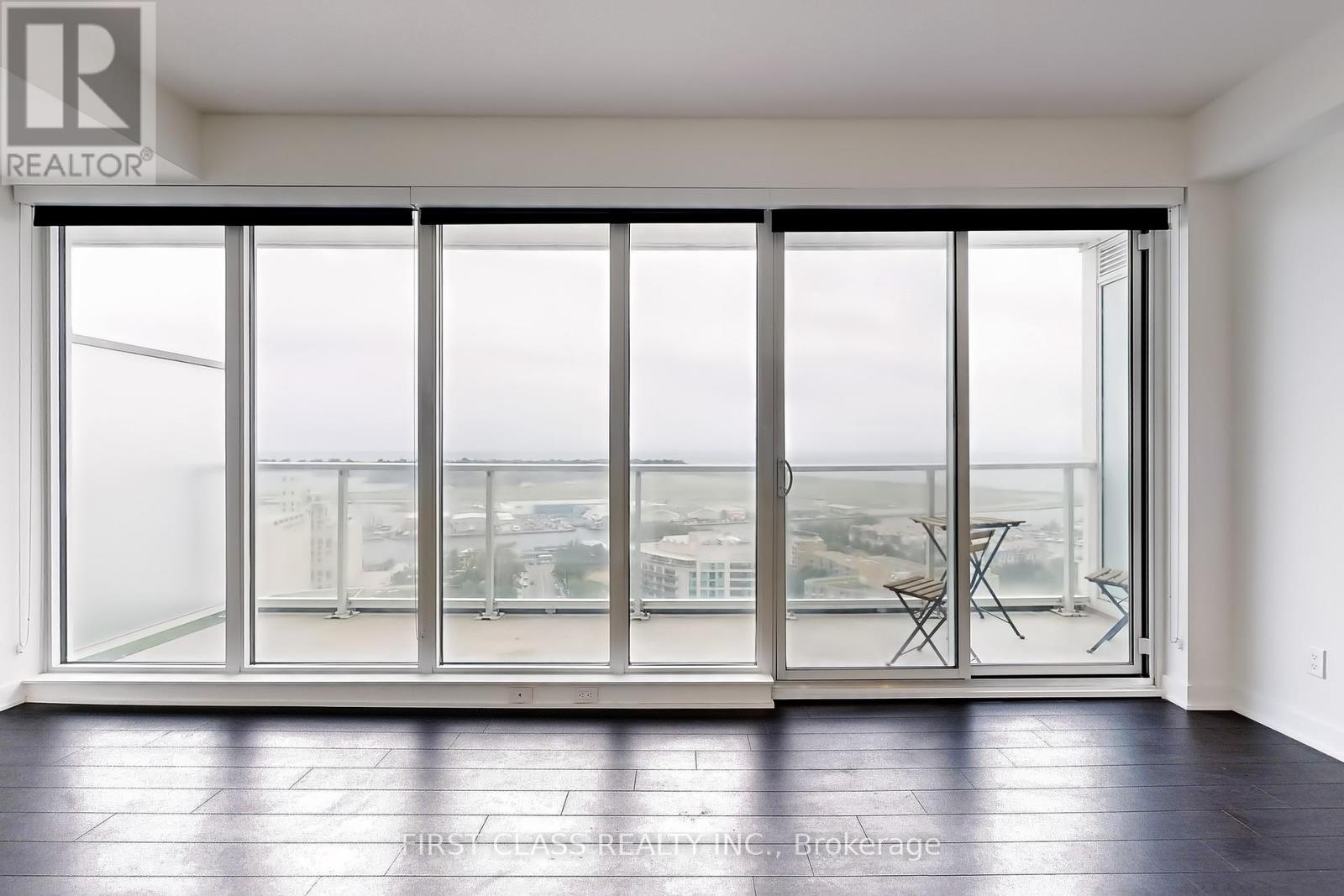 Photo 8 of 3012 19 Bathurst Street, Toronto ON