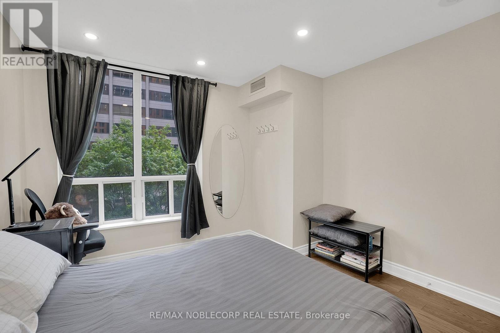 Photo 18 of 500 33 Sheppard Avenue E, Toronto ON
