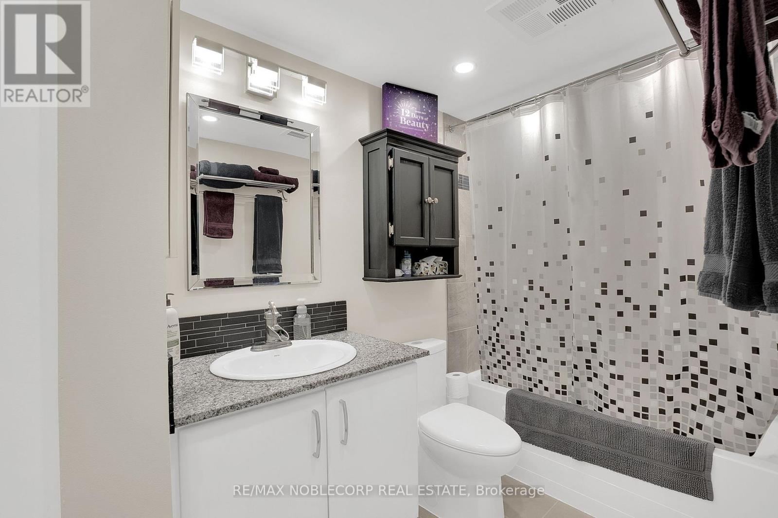 Photo 19 of 500 33 Sheppard Avenue E, Toronto ON