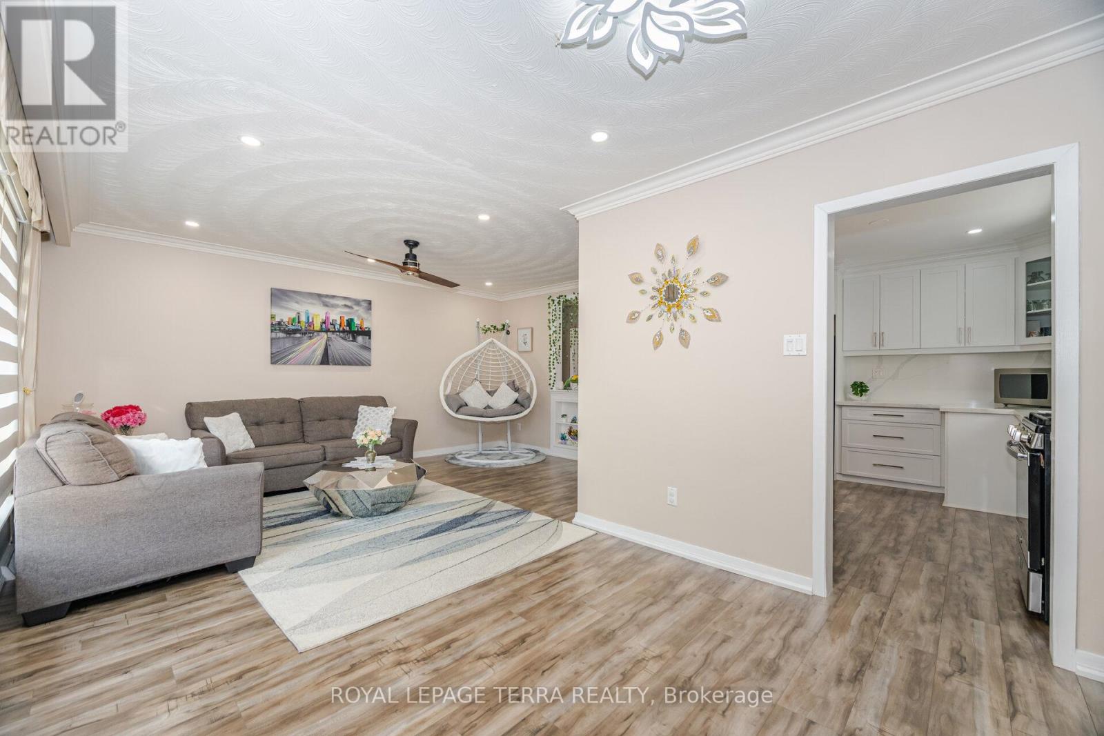 Photo 13 of 65 Alhart Drive, Toronto ON