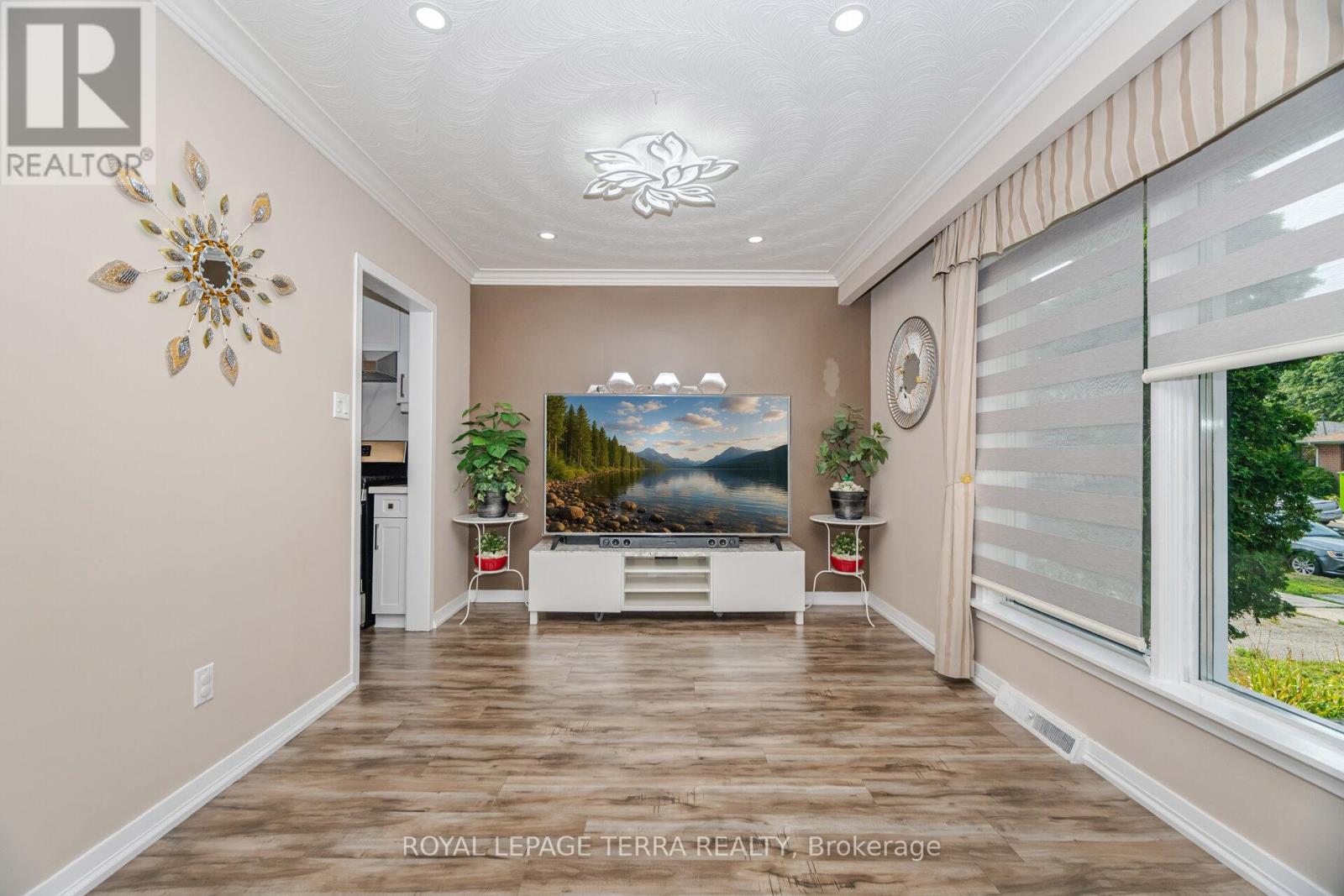 Photo 12 of 65 Alhart Drive, Toronto ON