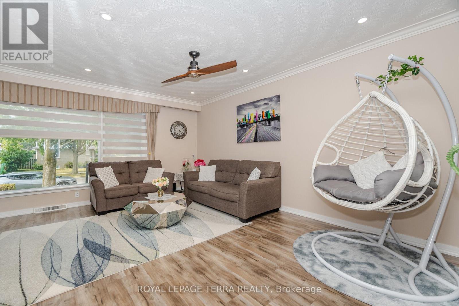 Photo 8 of 65 Alhart Drive, Toronto ON
