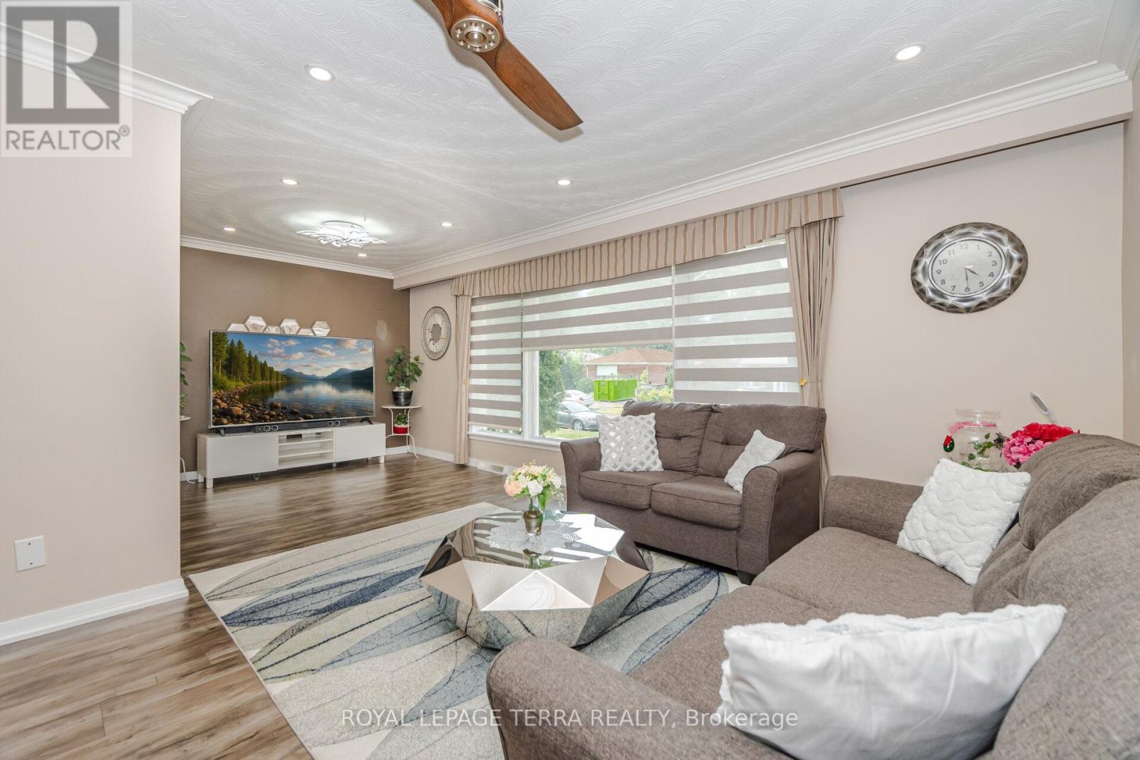Photo 9 of 65 Alhart Drive, Toronto ON