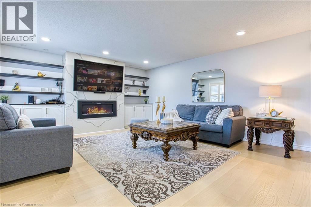 Photo 8 of 50 Tuscani Drive, Hamilton ON