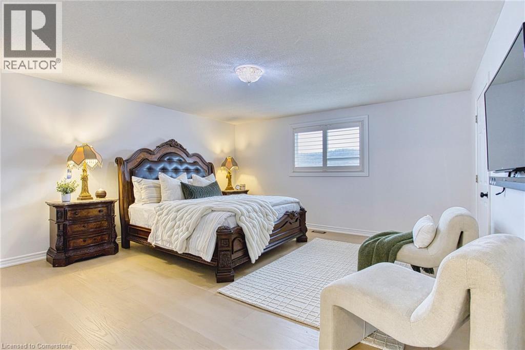 Photo 36 of 50 Tuscani Drive, Hamilton ON